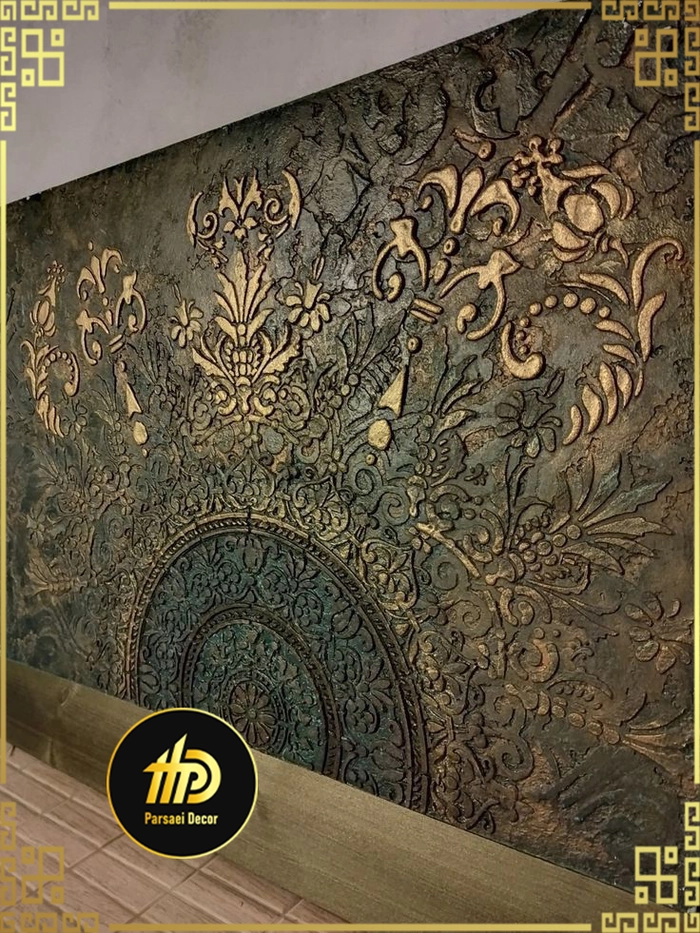 پتینه برجسته طرح اسلیمی با افکت آنتیک طلایی روی زمینه تیره